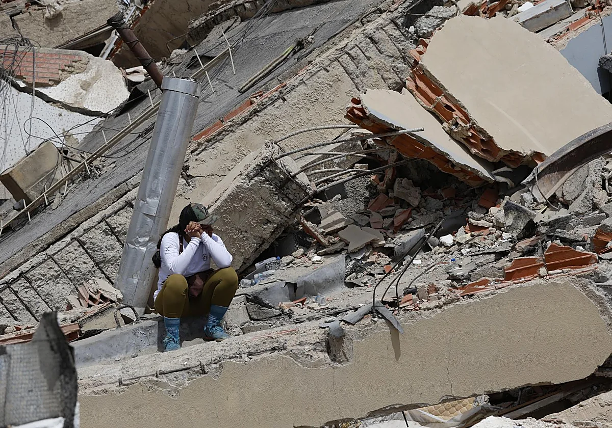 Pueblos olvidados a su suerte, militares saqueadores y cadáveres extraviados: Venezuela afronta «la locura» tras el terremoto