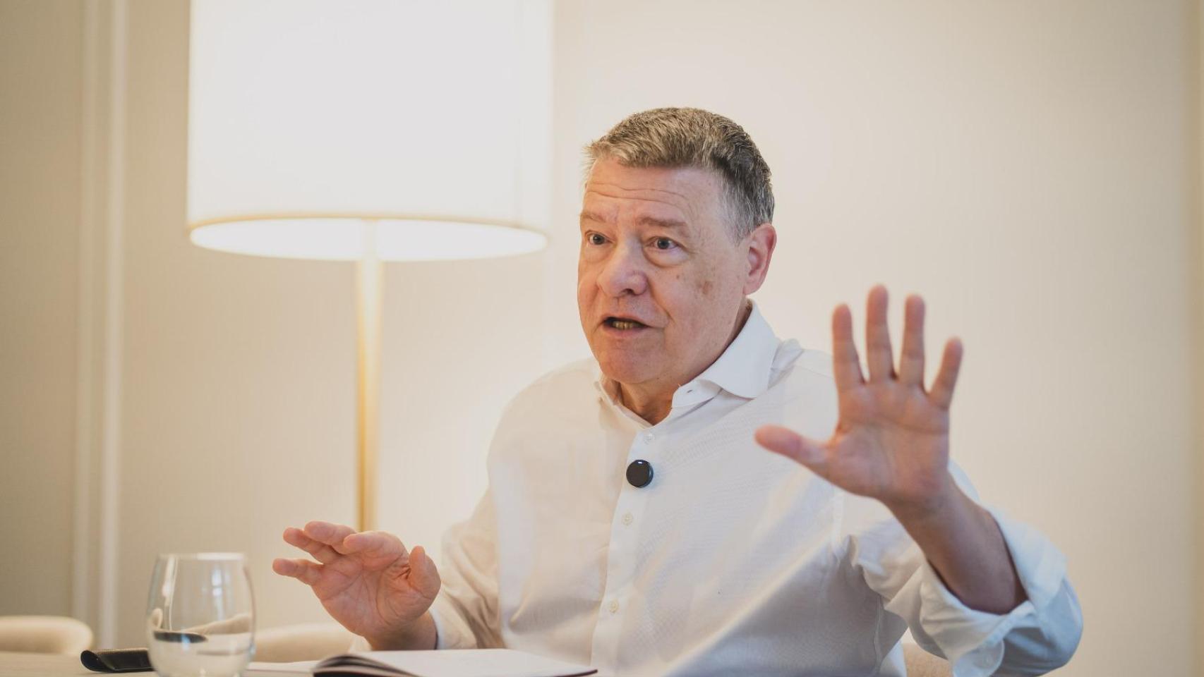 Jordi Sevilla activa la sucesión de Sánchez con un manifiesto contra su "traición" al PSOE, que ha convertido en "club de fans"