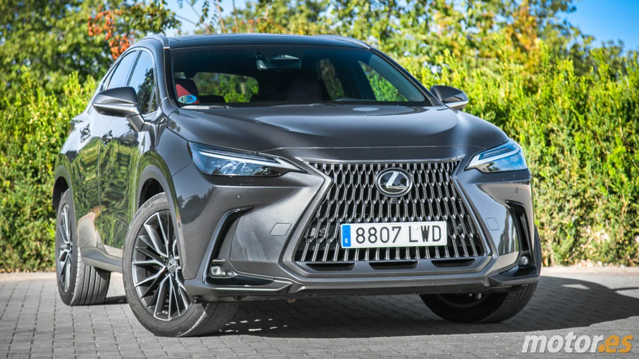4.000 € más barato que el nuevo Audi Q5, gasta un litro menos y con la fiabilidad de Toyota, este Lexus va muy en serio