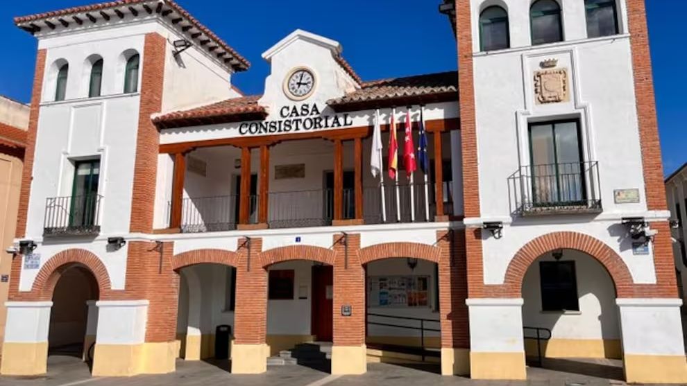 El alcalde de Pinto ordena el cierre del centro de menas que abrió el Gobierno de Sánchez sin avisar: "No cumple la ley"