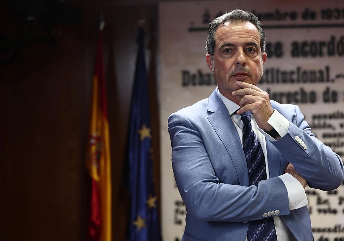 El excomisario de Barajas reconoce haber tomado «cuatro o cinco cafés» en su despacho con 'Julito'