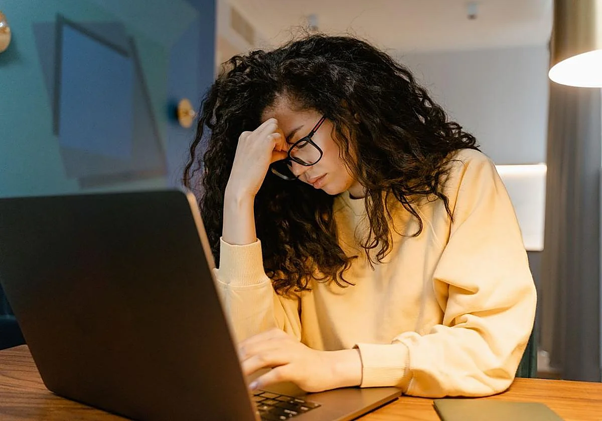 Presentismo digital: la enfermedad que no coge baja y que la salud laboral no ve