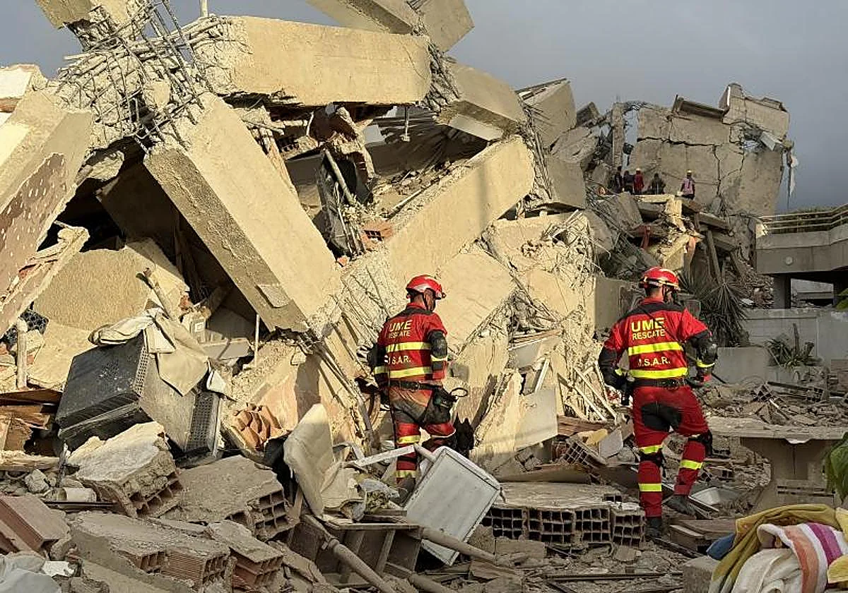 ‘We’re here to rescue people alive’: the Spanish military emergency unit’s race against time in La Guaira