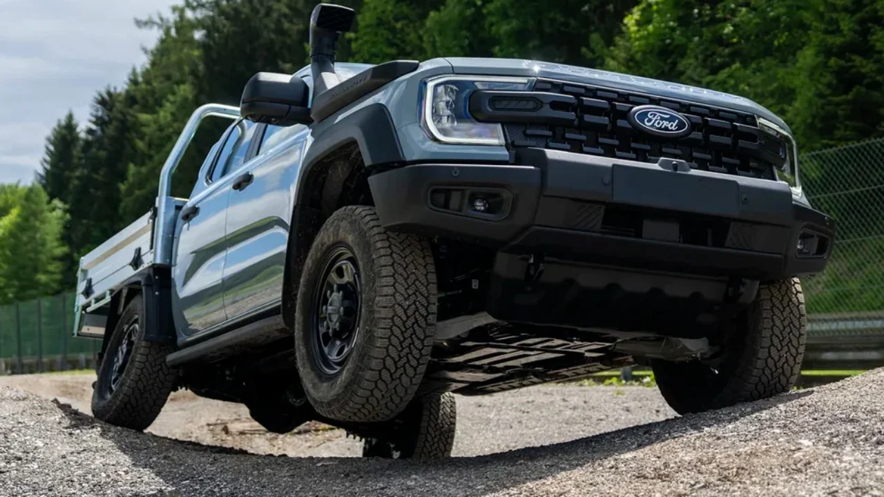 Ford encadena casi 800.000 coches llamados a revisión: la cifra no para de crecer