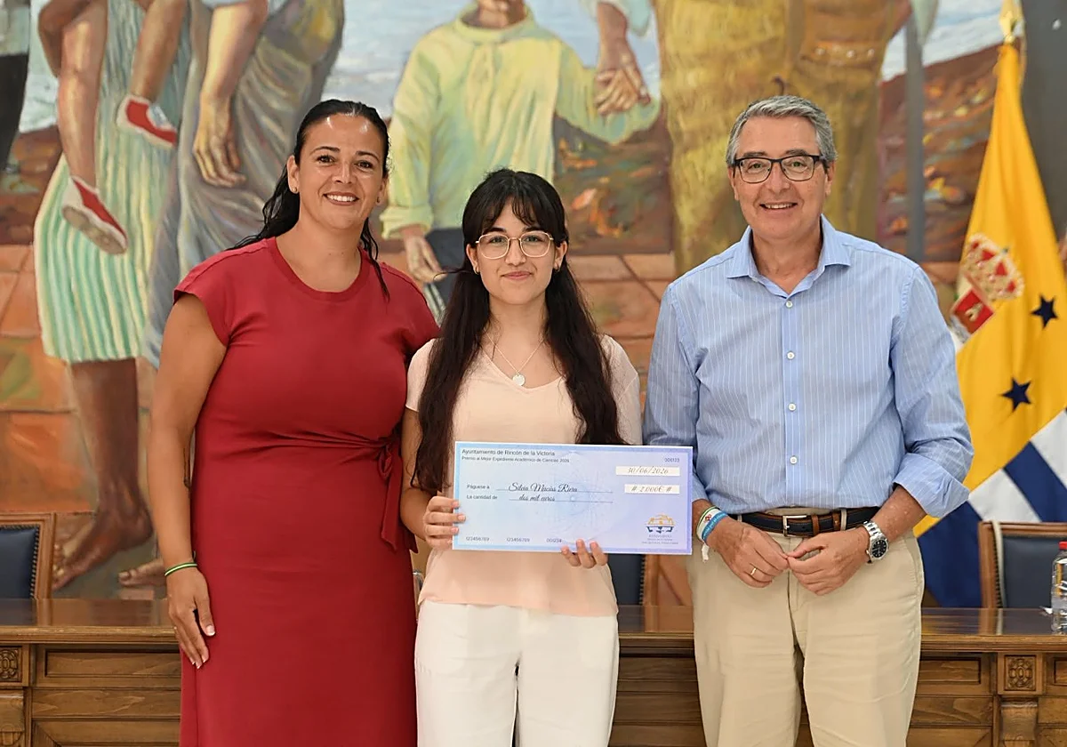 Rincón de la Victoria concede el primer Premio al Mejor Expediente de Ciencias