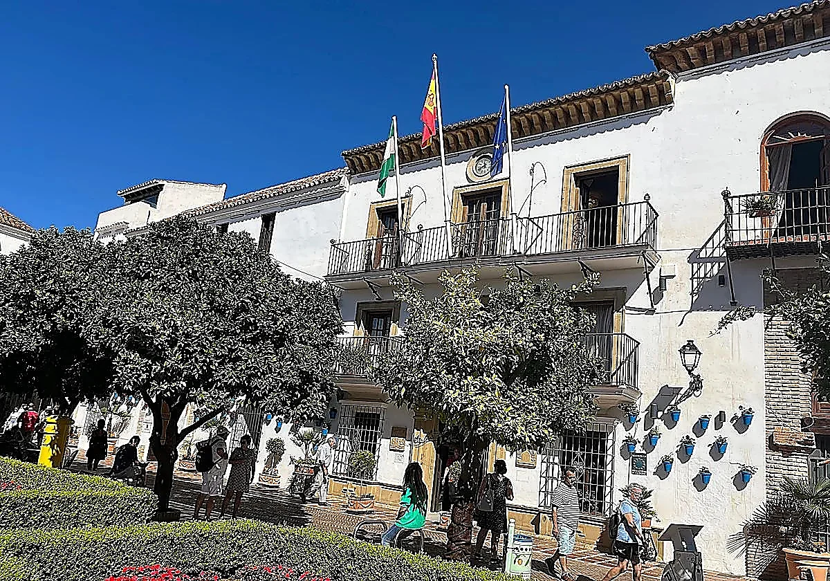 Marbella town hall to pay woman 34,000-euro compensation for injuries due to broken paving slab