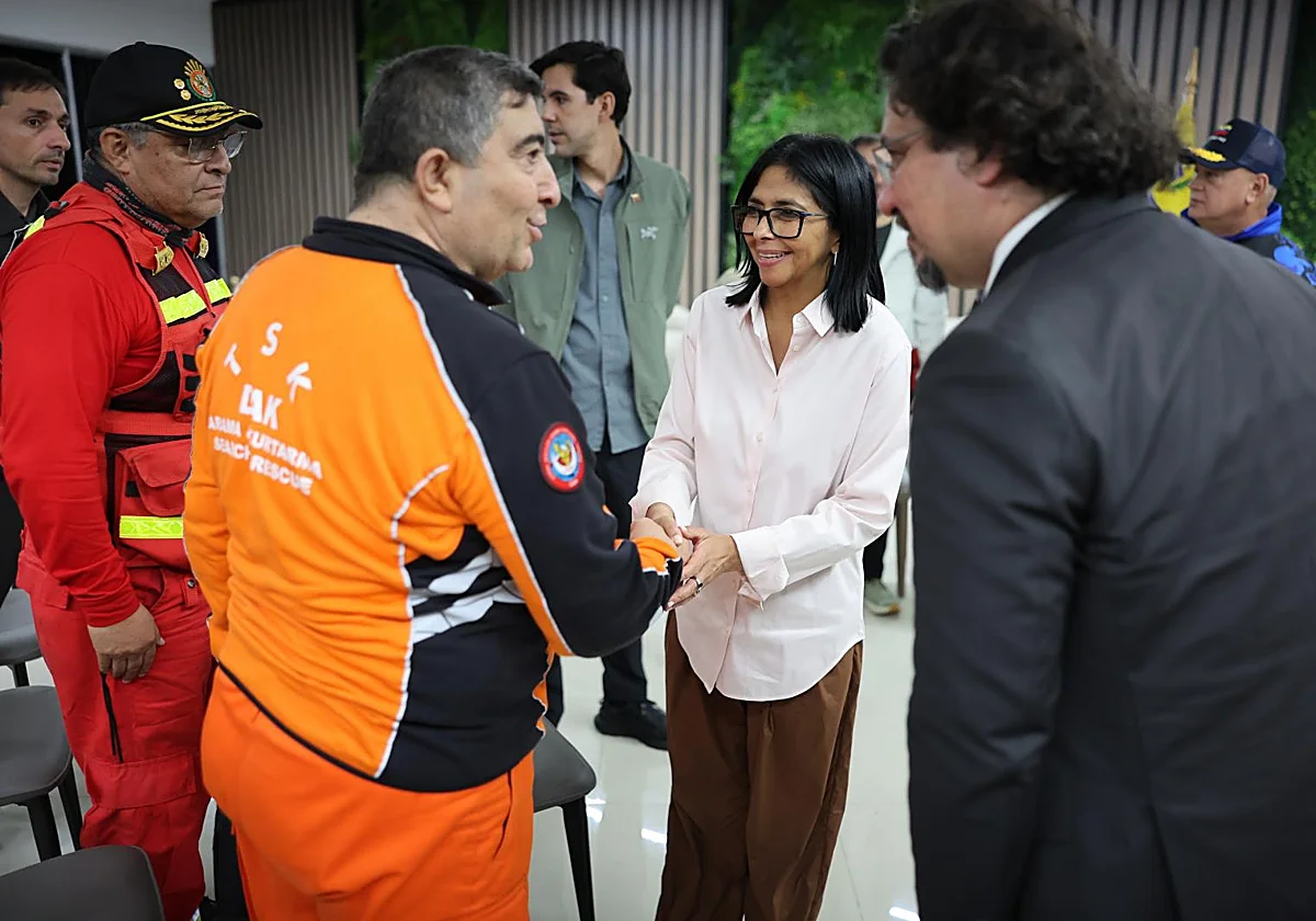 Trump se abraza más a Delcy Rodríguez pese a la indignación por la respuesta al terremoto