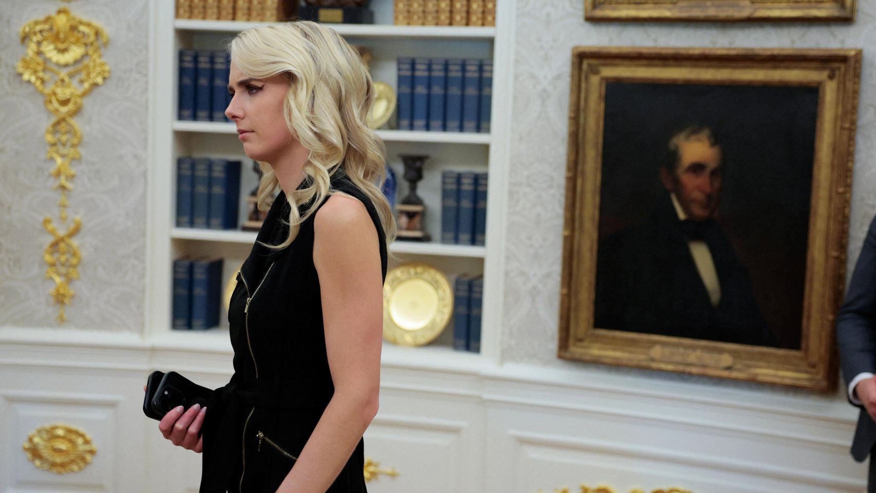 El libro que destapa las miserias de Trump en la Casa Blanca: de su ayudante devota y aduladora a sus noches insomnes en Truth