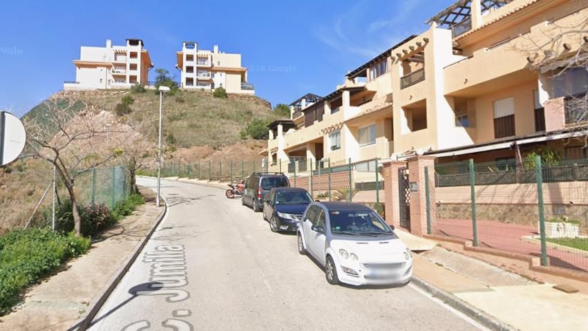 Un hombre de 63 años evacuado al hospital tras el incendio de un piso en Rincón de la Victoria (Málaga)