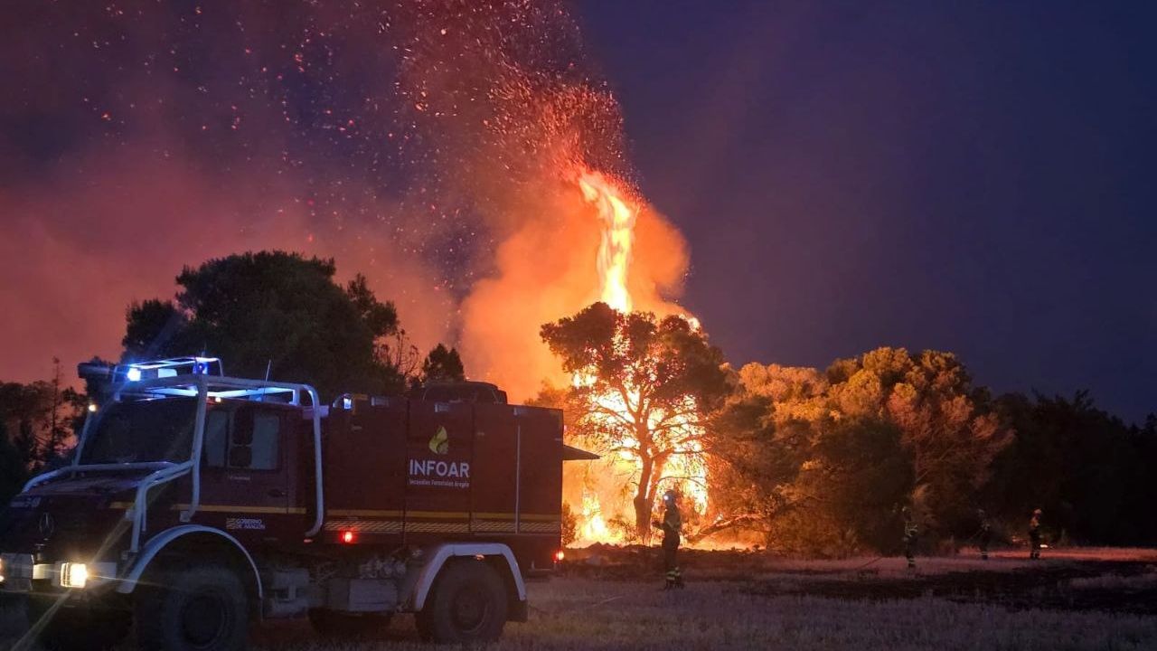 El incendio forestal de Leciñena afronta "horas críticas" después de quemar 2.200 hectáreas: "Somos un poco más optimistas"