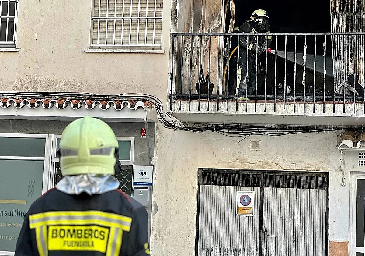 Forty Fuengirola residents evacuated due to large fire in four-storey building