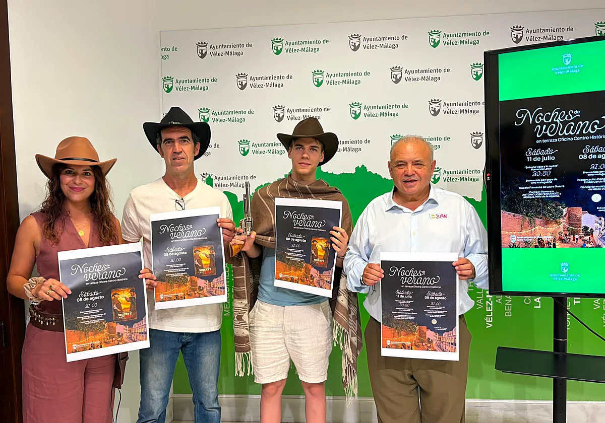 Vélez-Málaga programa flamenco y country en la terraza de la Oficina del Centro Histórico
