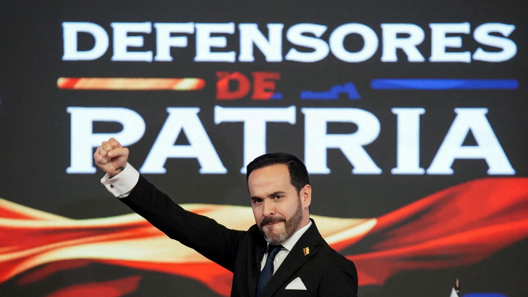 Cepeda invoca la desobediencia civil en Colombia si el ultra De la Espriella no renuncia a la nacionalidad estadounidense