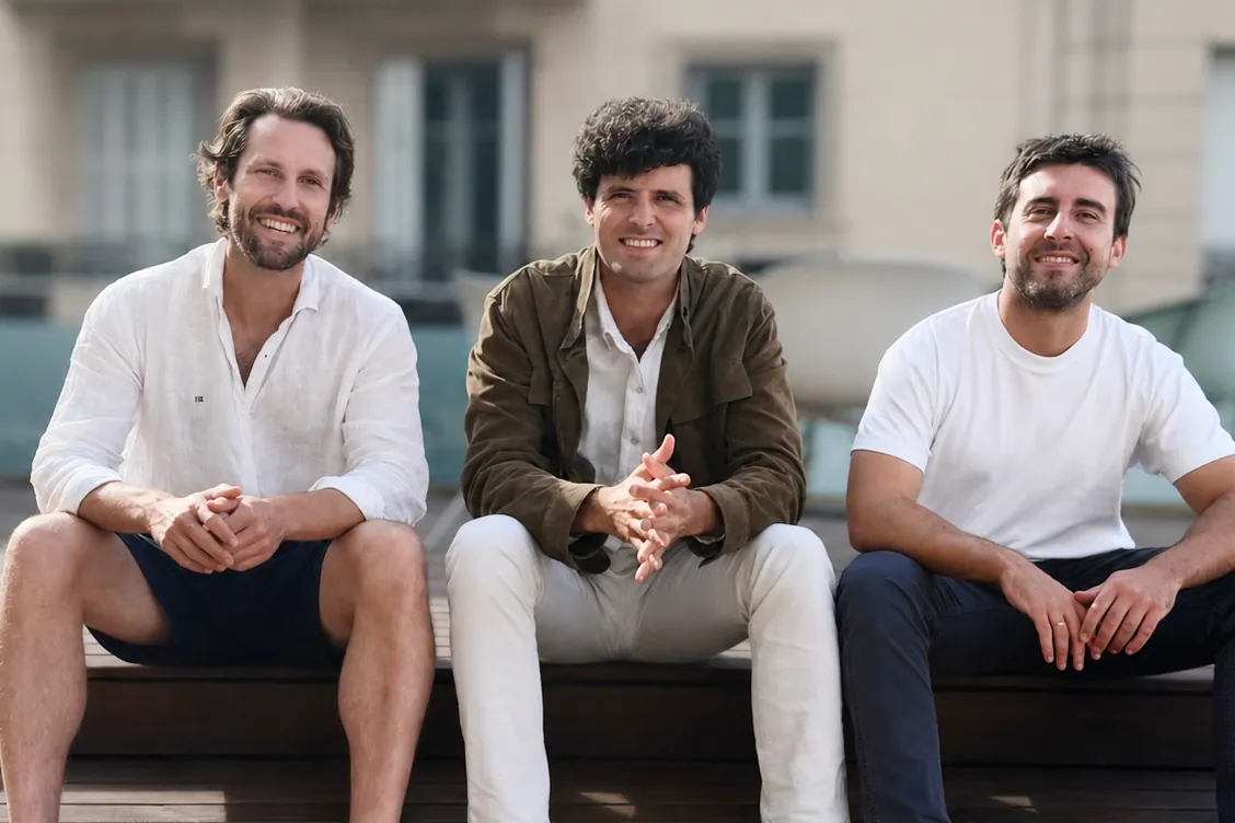 Los fundadores de Glovo invierten en la empresa de agentes de voz Flyboard