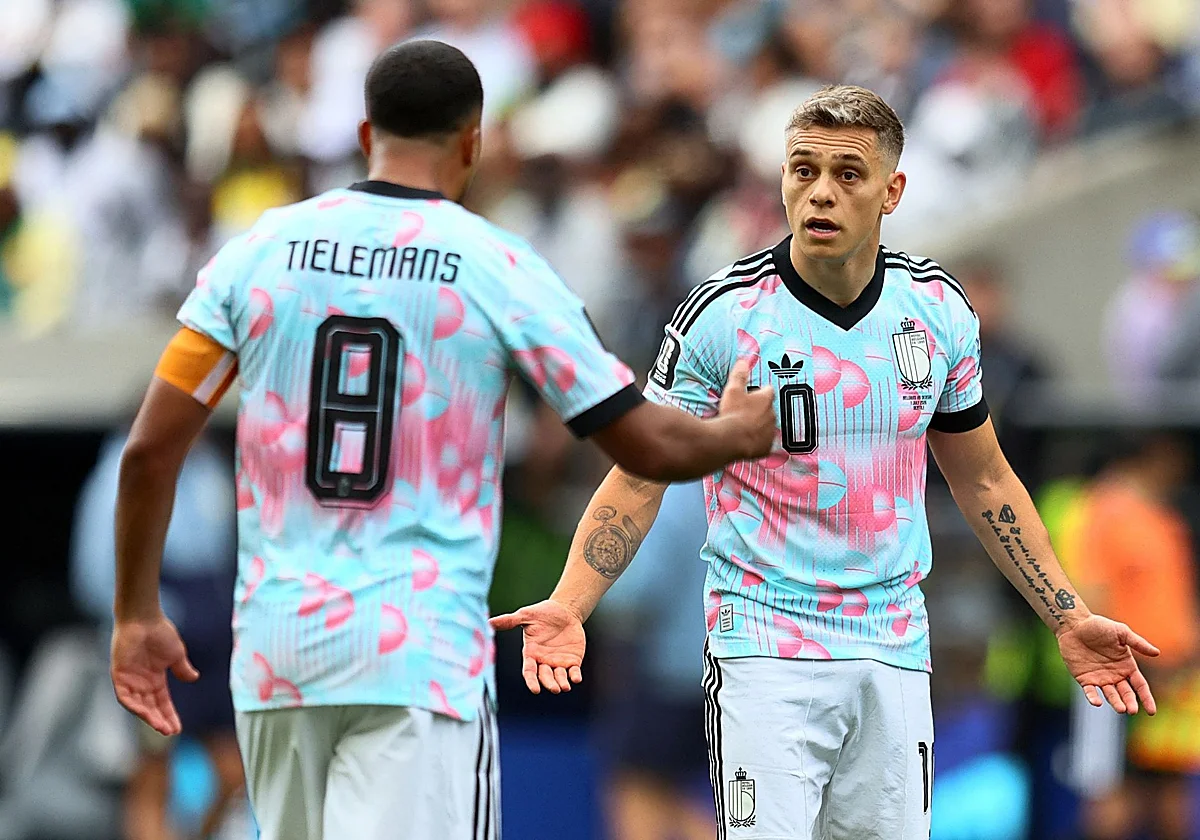 Tielemans y Trossard, del amago de tortas a un épico abrazo