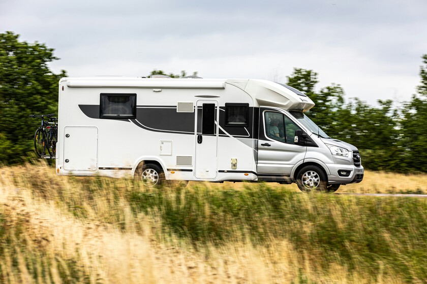 España cambia las reglas del juego para las autocaravanas: podrán aparcar donde aparca cualquier coche
