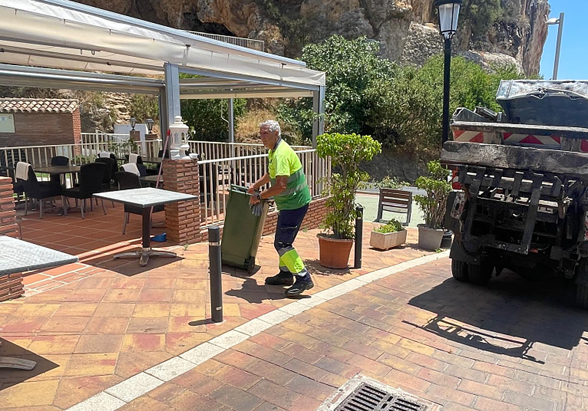 Benalmádena relaunches summer door-to-door glass recycling service for businesses