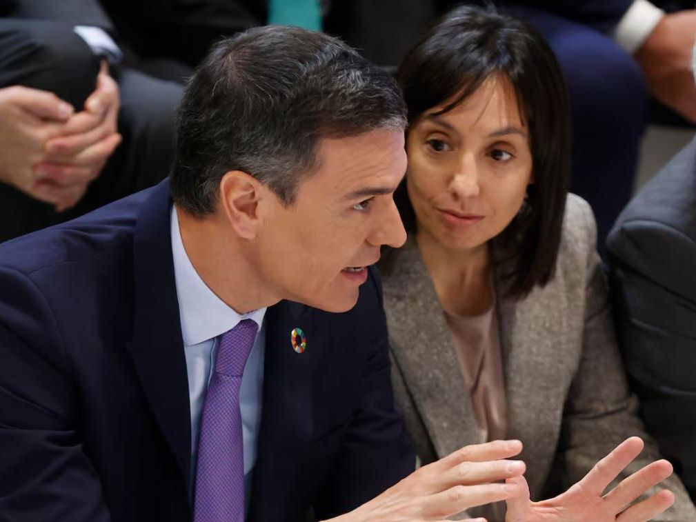 Sánchez admite "un solo caso" pero la corrupción carcome las instituciones: 42 imputados, de Sepi o Red.es a la Guardia Civil