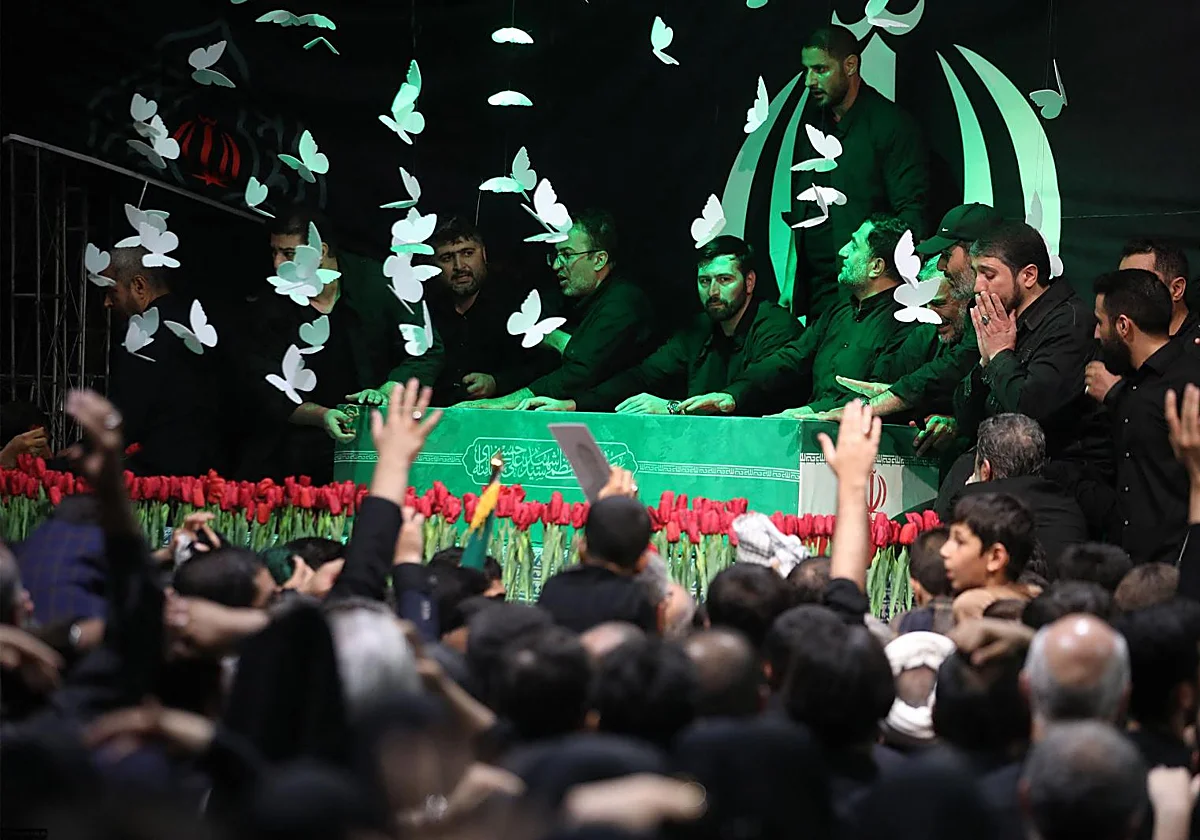 Irán muestra su fuerza con el colosal funeral de Ali Jamenei, en el que se esperan 20 millones de fieles