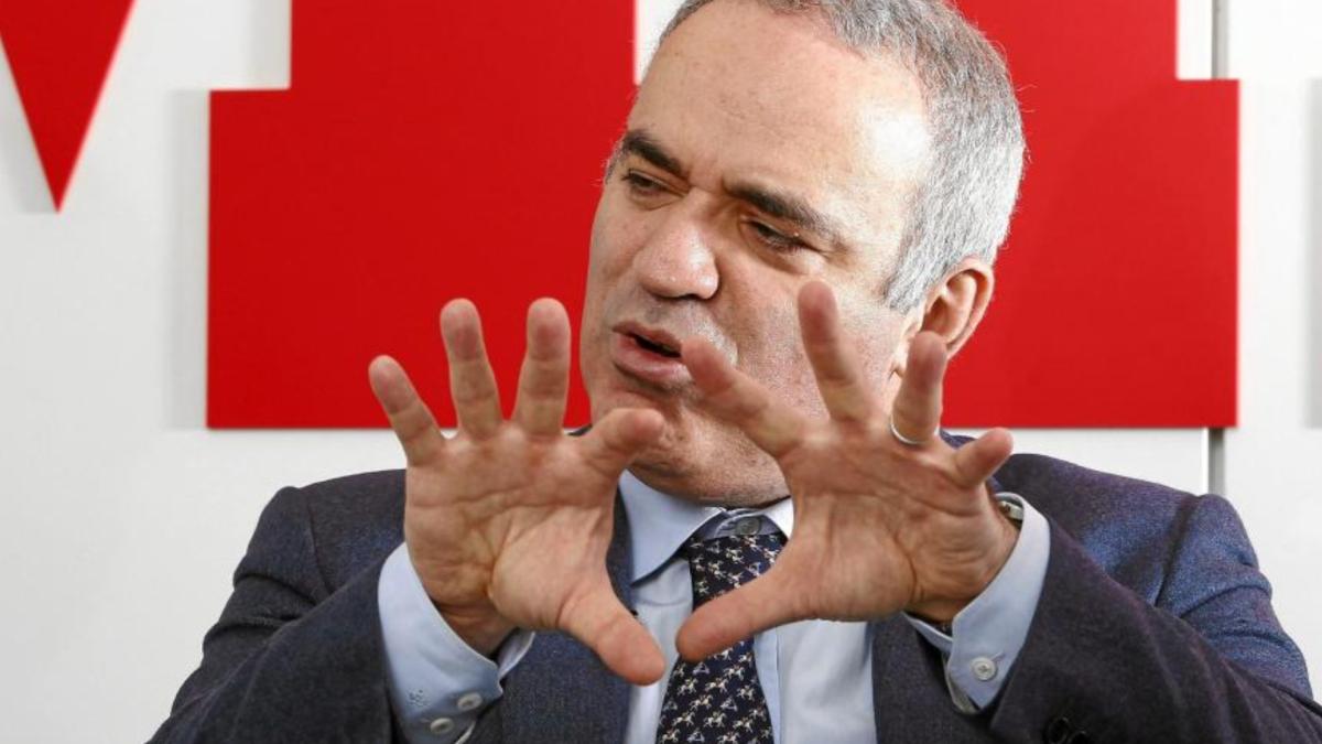 Rusia dicta orden de arresto contra Kasparov por "justificar el terrorismo"