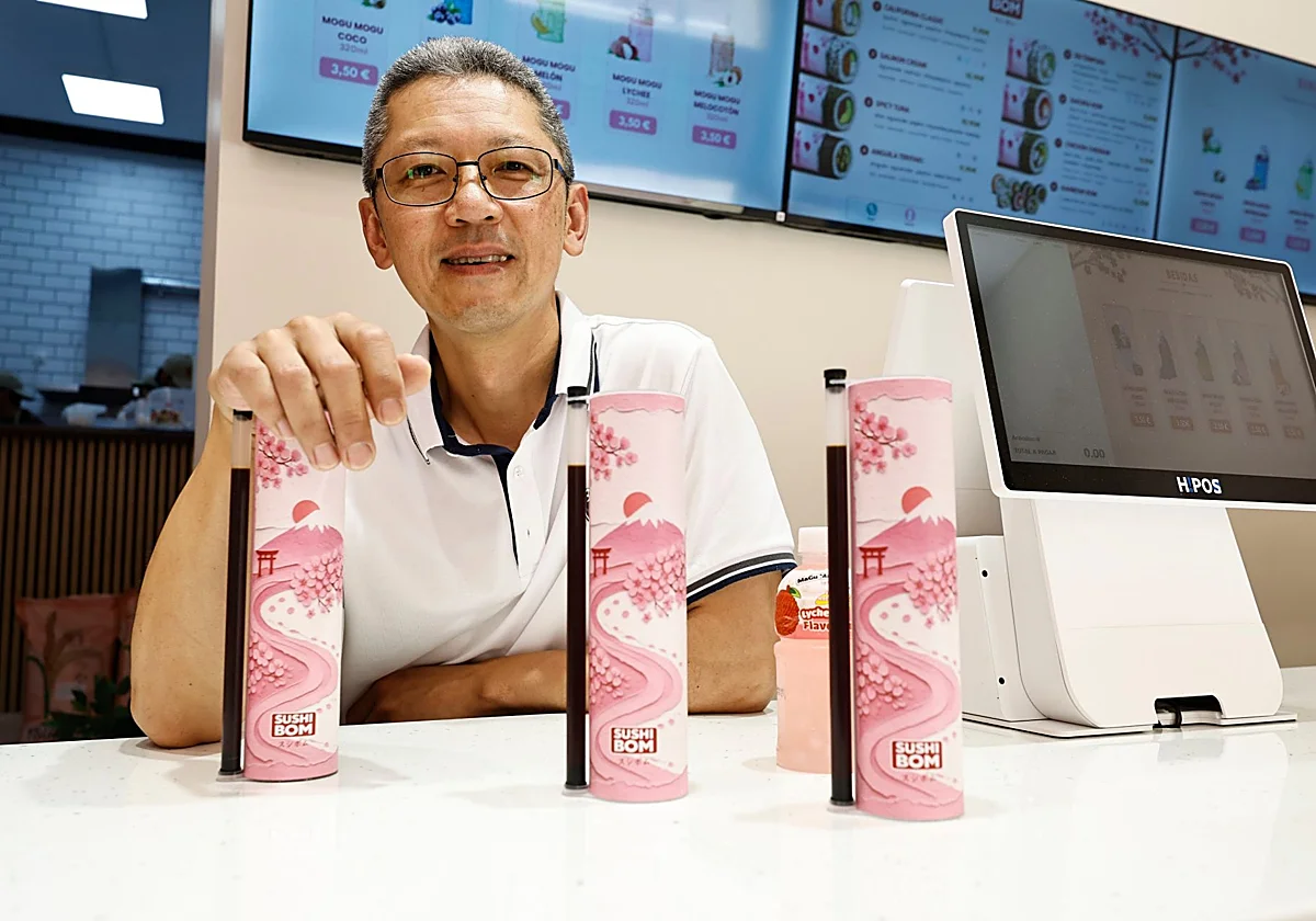 Llega a Málaga una nueva tendencia viral: el sushi en tubo