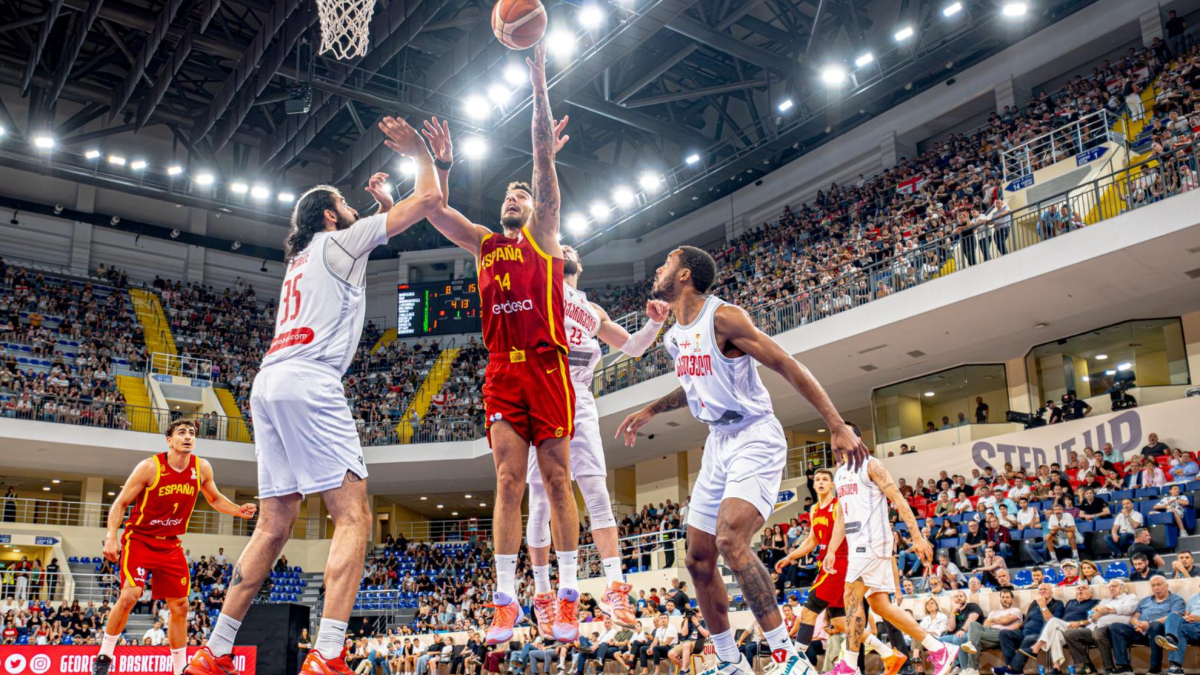 España colapsa en Georgia y se lleva una dura derrota