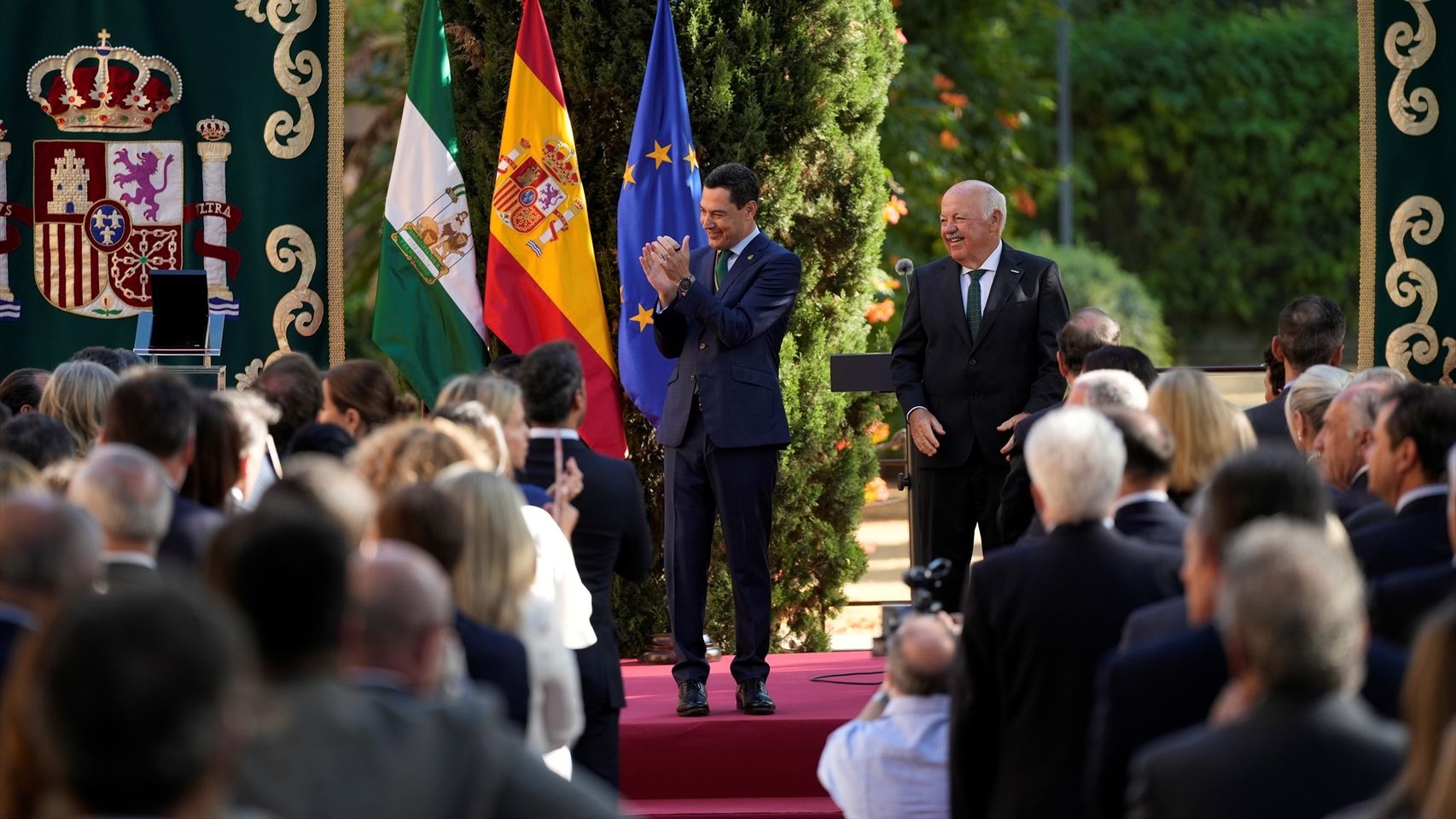La insistencia de Moreno en la "vía andaluza" hace de su pacto un test sobre si Vox será partido de gobierno
