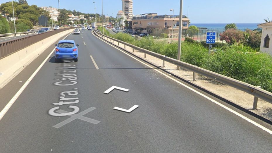 Una mujer muere atropellada por un camión de madrugada en la A-7 de Mijas
