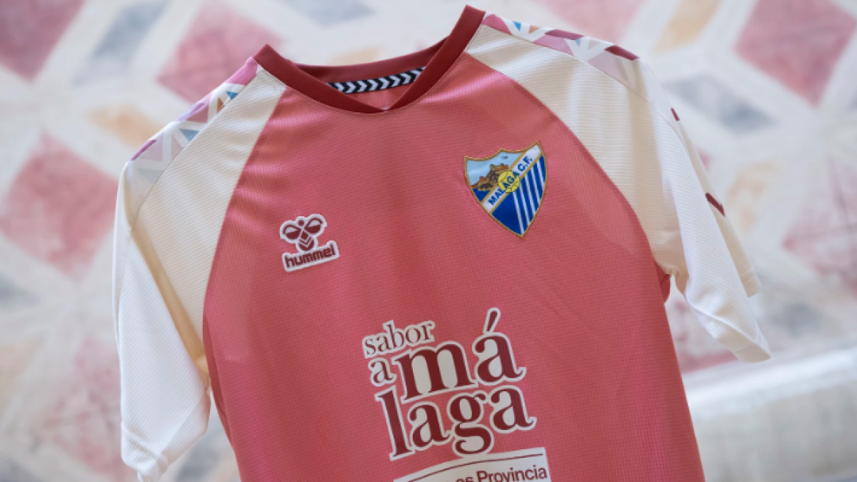 El Málaga lanza una segunda camiseta rompedora