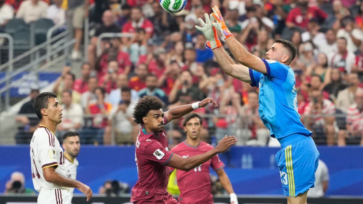 Unai rompe otro récord y deja atrás de nuevo a Zenga y Casillas