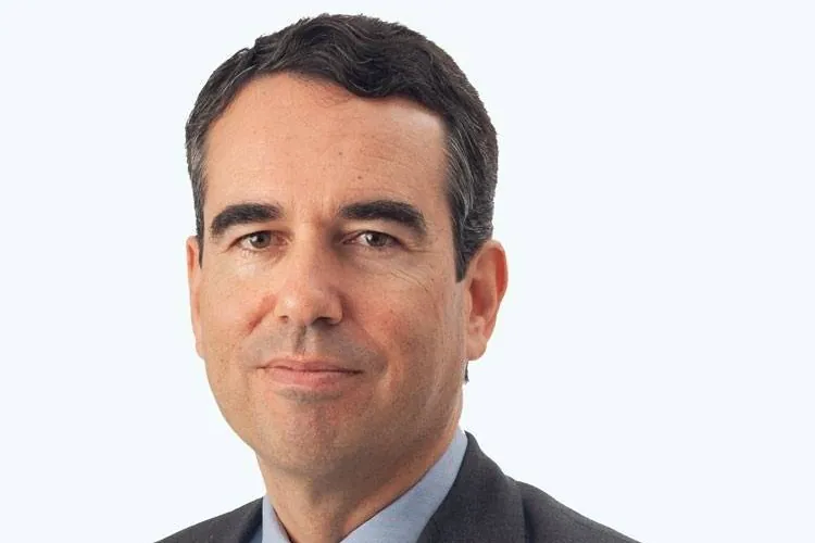 Javier Botín reordena su participación accionarial en Santander