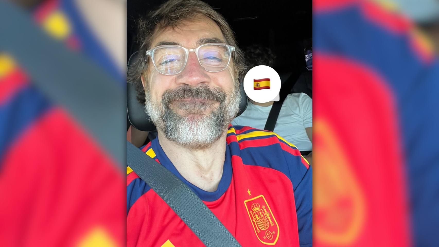 Javier Bardem luce la camiseta de España y defiende su patriotismo "plural y progresista"