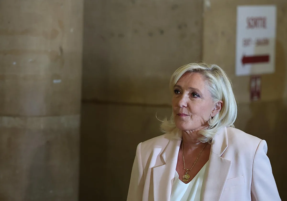 Condenan a Le Pen a 15 meses de inhabilitación por malversación y abren la puerta a que se presente a las elecciones