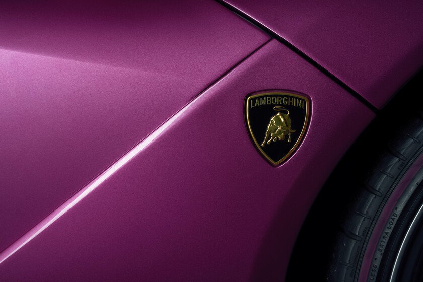 Un hombre compró Lambo.com para pedirle 75 millones a Lamborghini: la justicia se lo ha quitado y sus problemas no acaban ahí