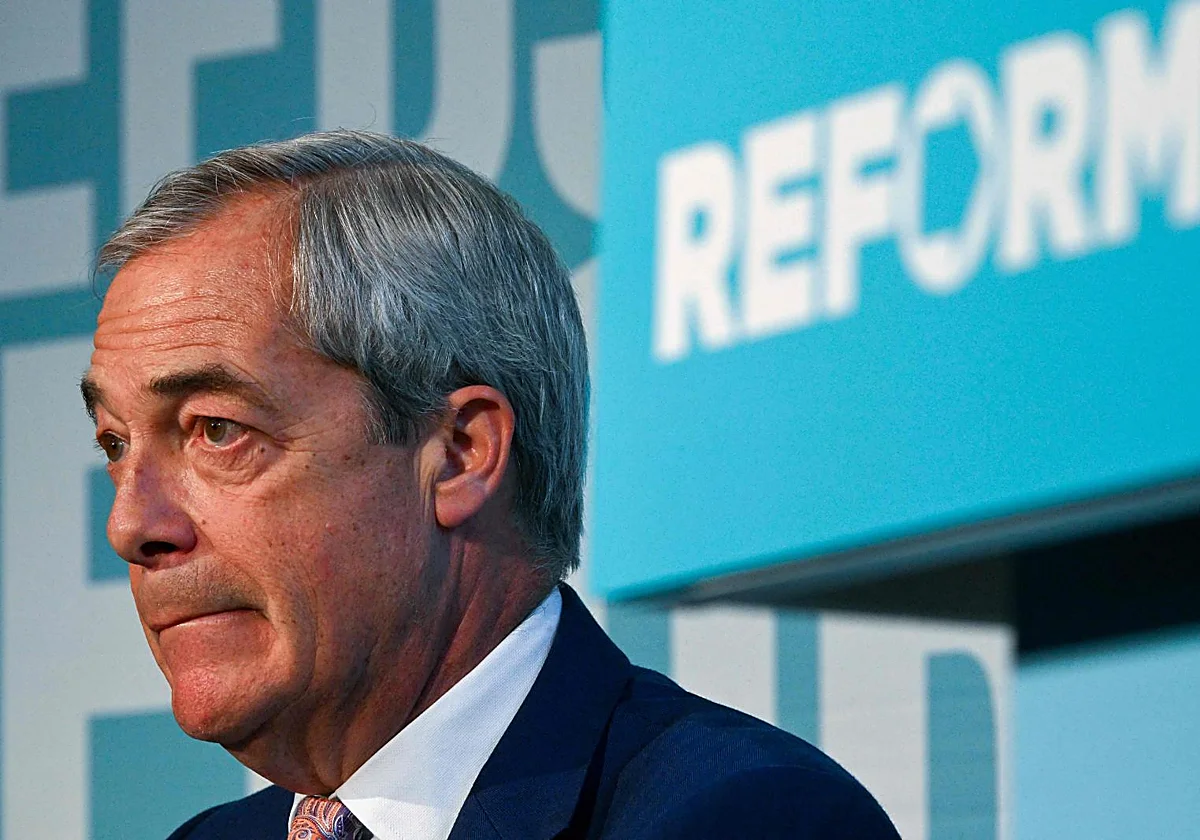 Nigel Farage dimite como diputado tras las acusaciones de irregularidades fiscales en su partido