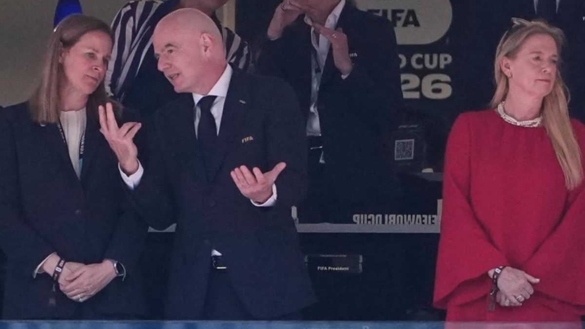 Infantino sale en defensa de Mbappé