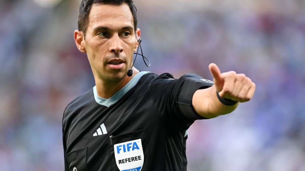 Equipo argentino para pitar a Francia... después del francés en el Argentina-Egipto