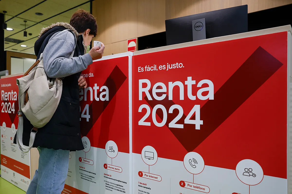 El Gobierno exime a los desempleados de hacer la declaración de la Renta