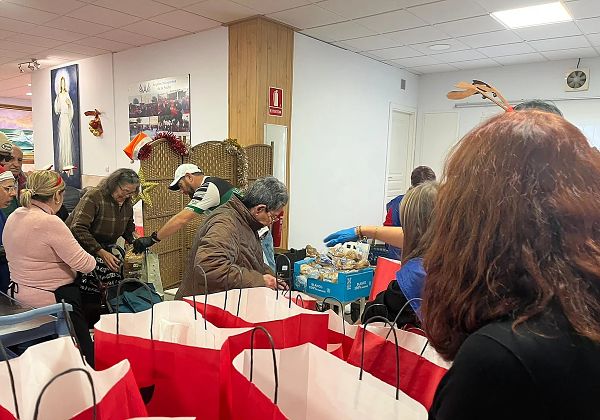 Un menú solidario en Málaga para adelantar la Nochebuena a los que más lo necesitan