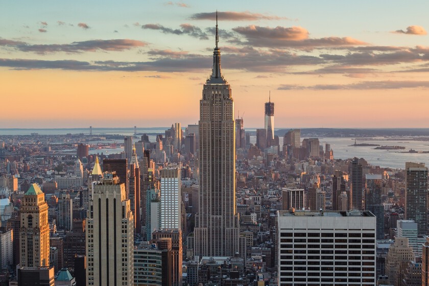 Nueva York ha descubierto que su empleado mejor pagado no es el alcalde, es un fontanero. Parecía imposible hasta que revisaron su agenda