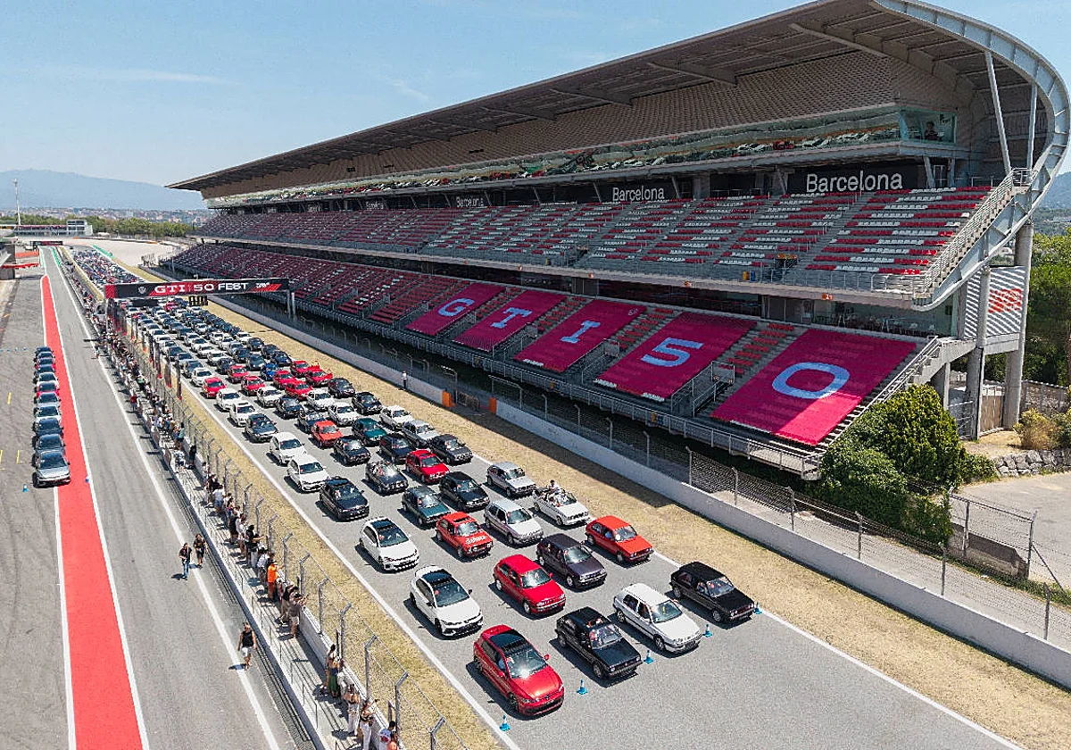 Volkswagen celebra 50 años del Golf GTI con un evento multitudinario y un regalo muy especial