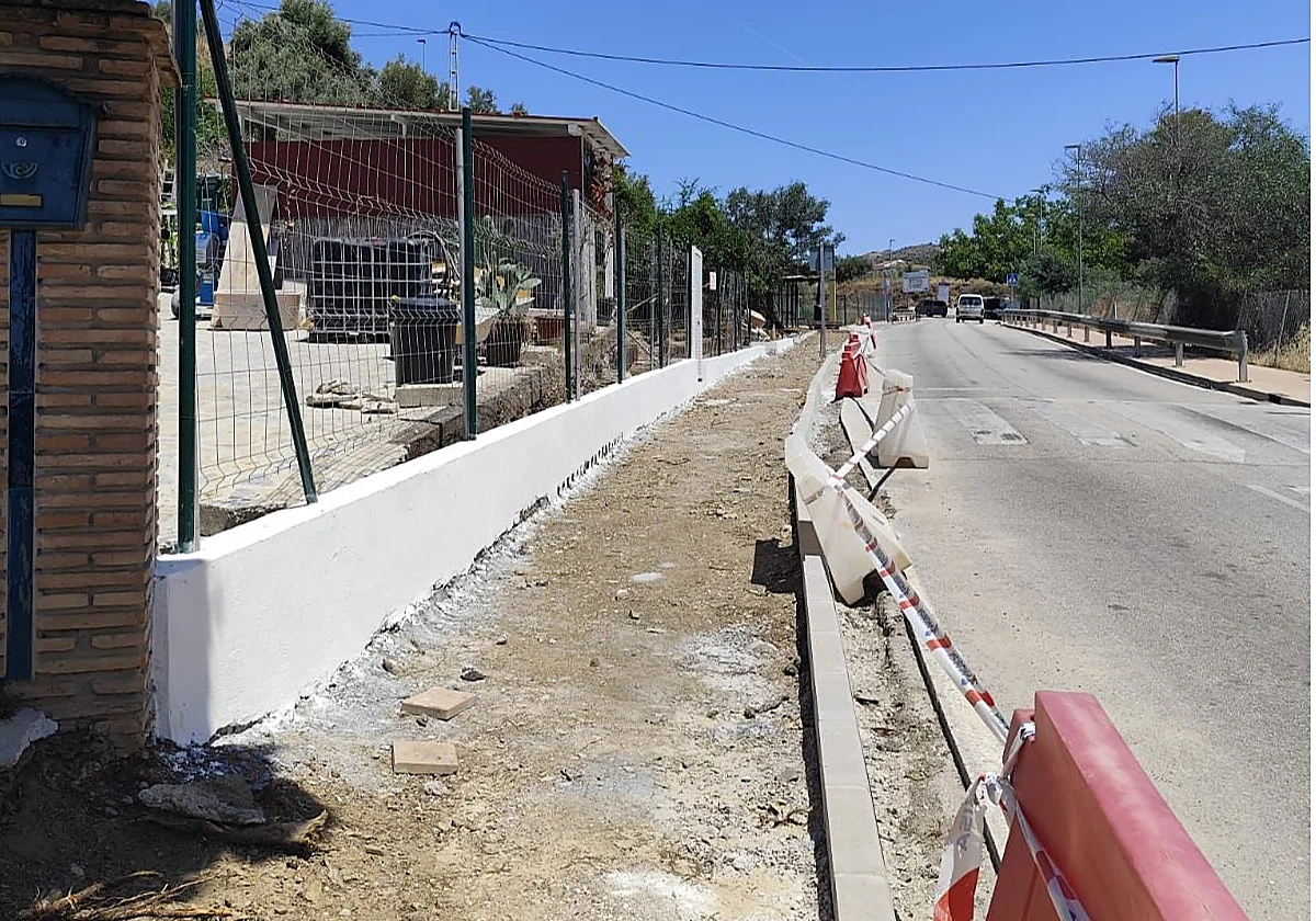 Rincón de la Victoria mejora la accesibilidad peatonal y la seguridad vial en Benagalbón