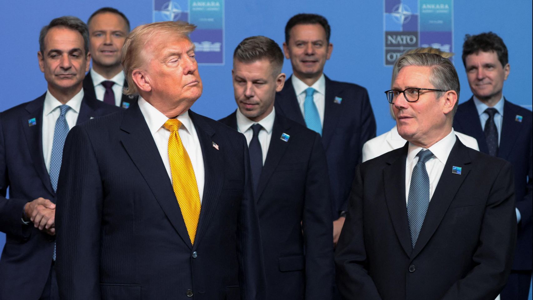 El show de Trump en la OTAN: provoca otra crisis con sus ataques a los aliados y luego habla de "tremenda unidad"