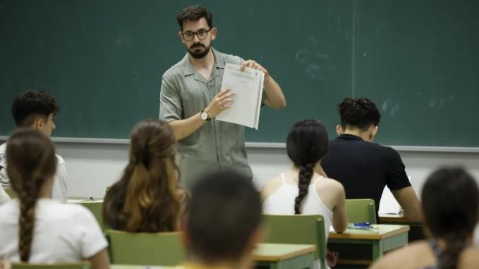 España pierde 26 millones de euros al año con los alumnos que eligen mal la carrera y se cambian tras el primer curso