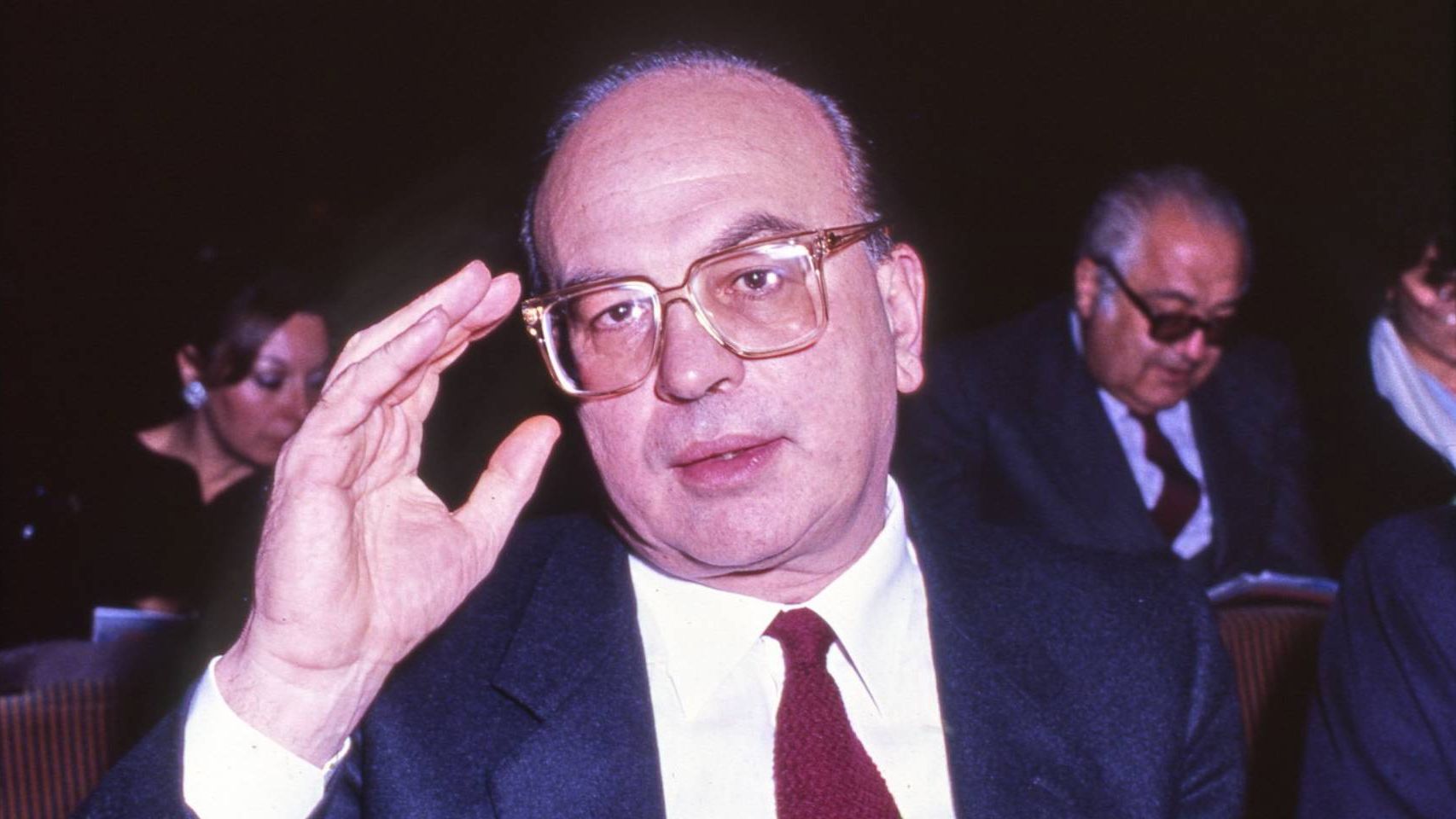 Craxi, el primer ministro que se fugó de su juicio por corrupción y que Peinado invoca para retirar el pasaporte a Begoña