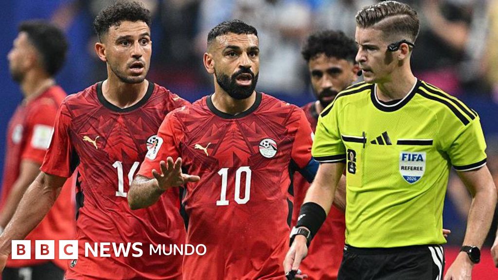 Egipto estalla de indignación por la "injusticia" de su eliminación ante Argentina en los últimos minutos y acusa a la FIFA de favoritismo hacia Messi