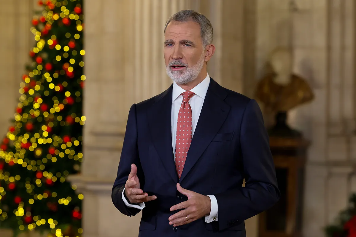 Felipe VI apela al "coraje" de la Transición y ensalza los 50 años de avances "sin precedentes" de la democracia