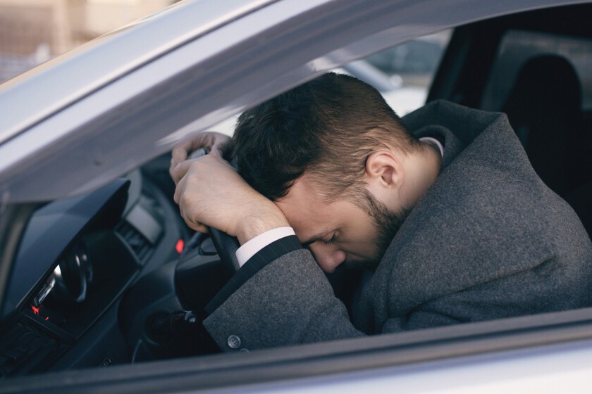La cámara que te mira mientras conduces ya es obligatoria en coches nuevos. Y nadie te garantiza qué pasa con esos datos