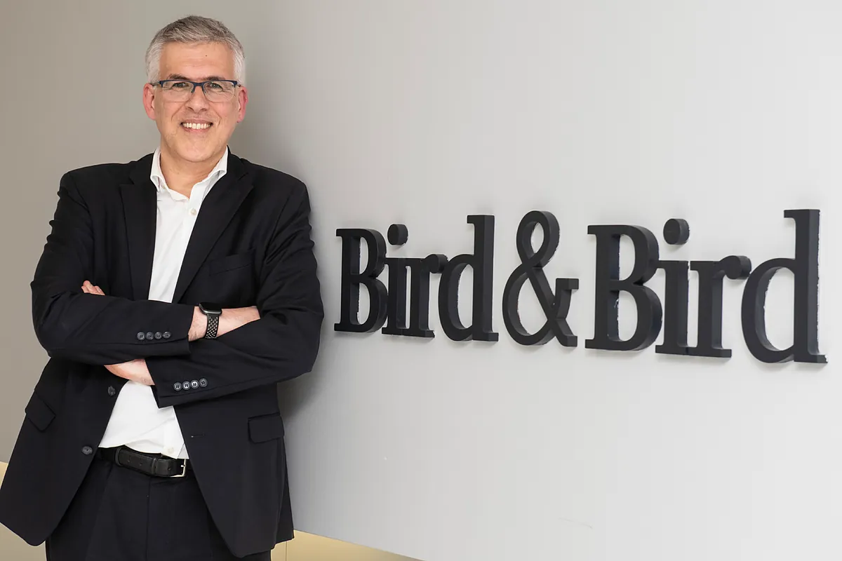 Bird & Bird supera la barrera de los 700 millones de euros de ingresos