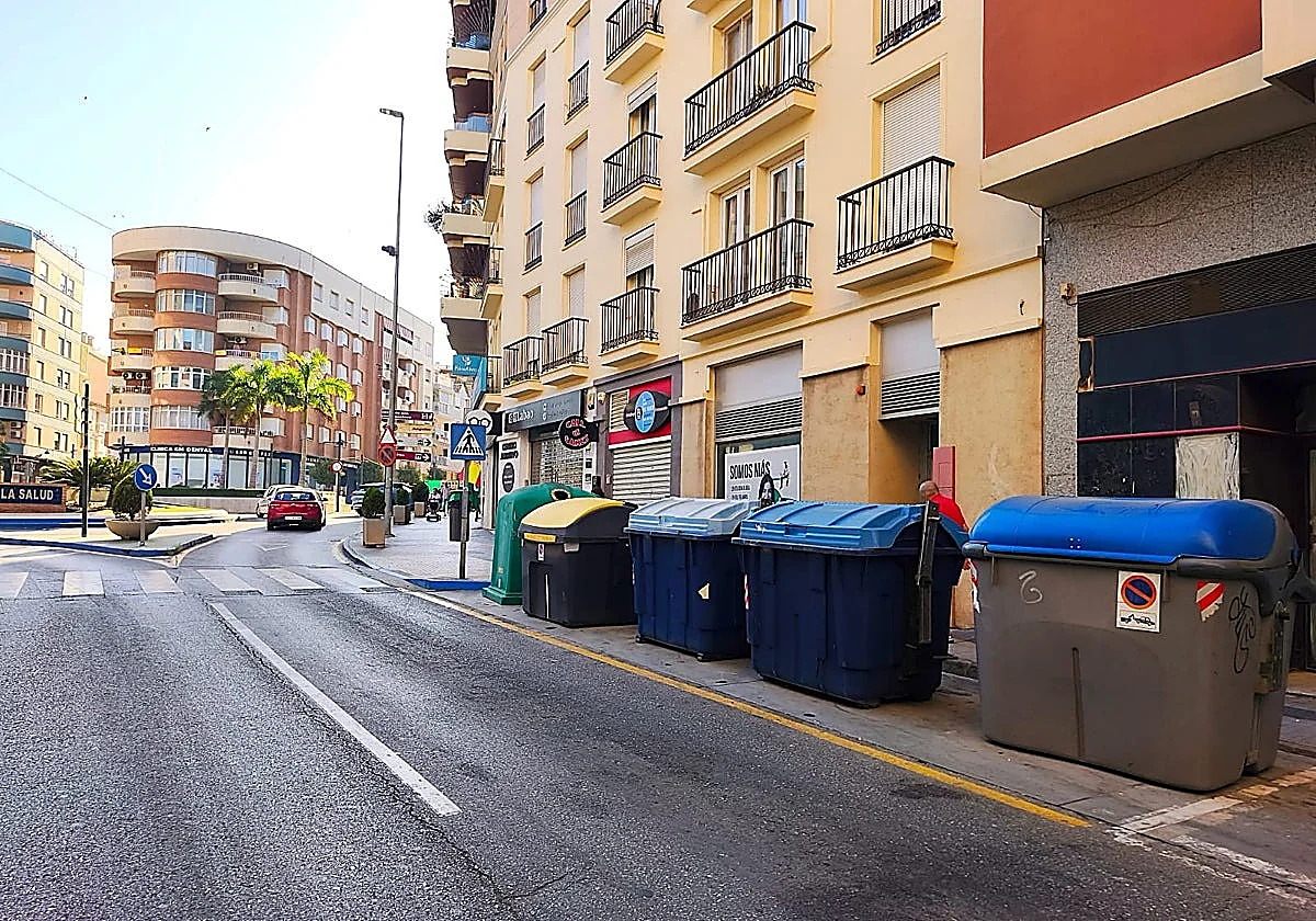 Yellow plastic recycling bin to be collected daily in Vélez-Málaga throughout summer